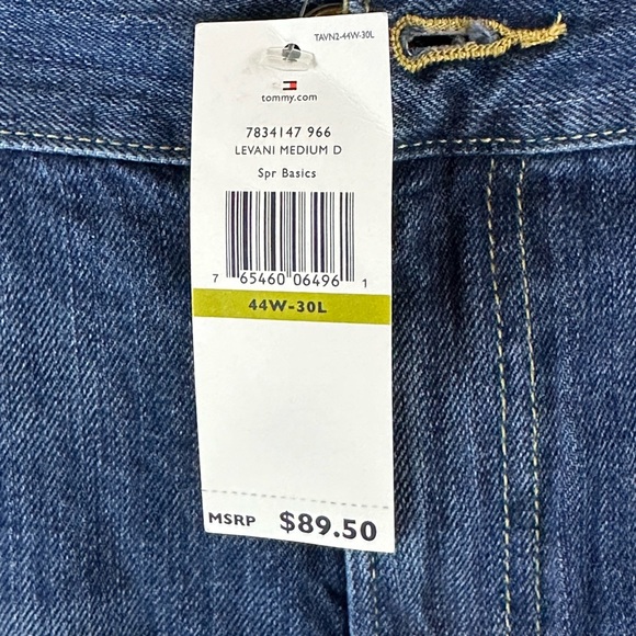 Tommy Hilfiger 44/30 classic fit jeans. NWT. Really nice looking. Spring basics! - Picture 4 of 16